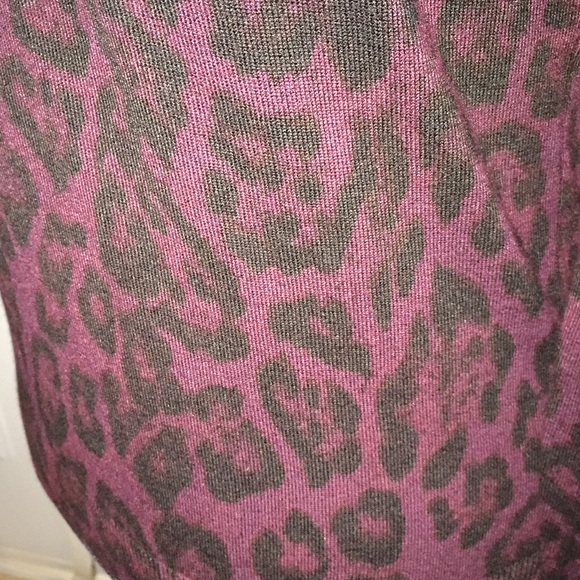 Buffalo David Bitton Ladies Lalita Plum Leo V-Neck Sweater Size Small NWT - Picture 11 of 15